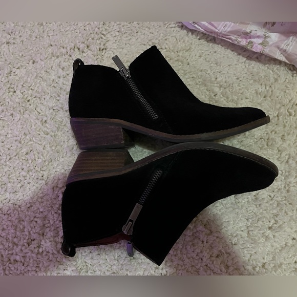 Lucky Brand Shoes - 🌺Lucky brand black surde🌺